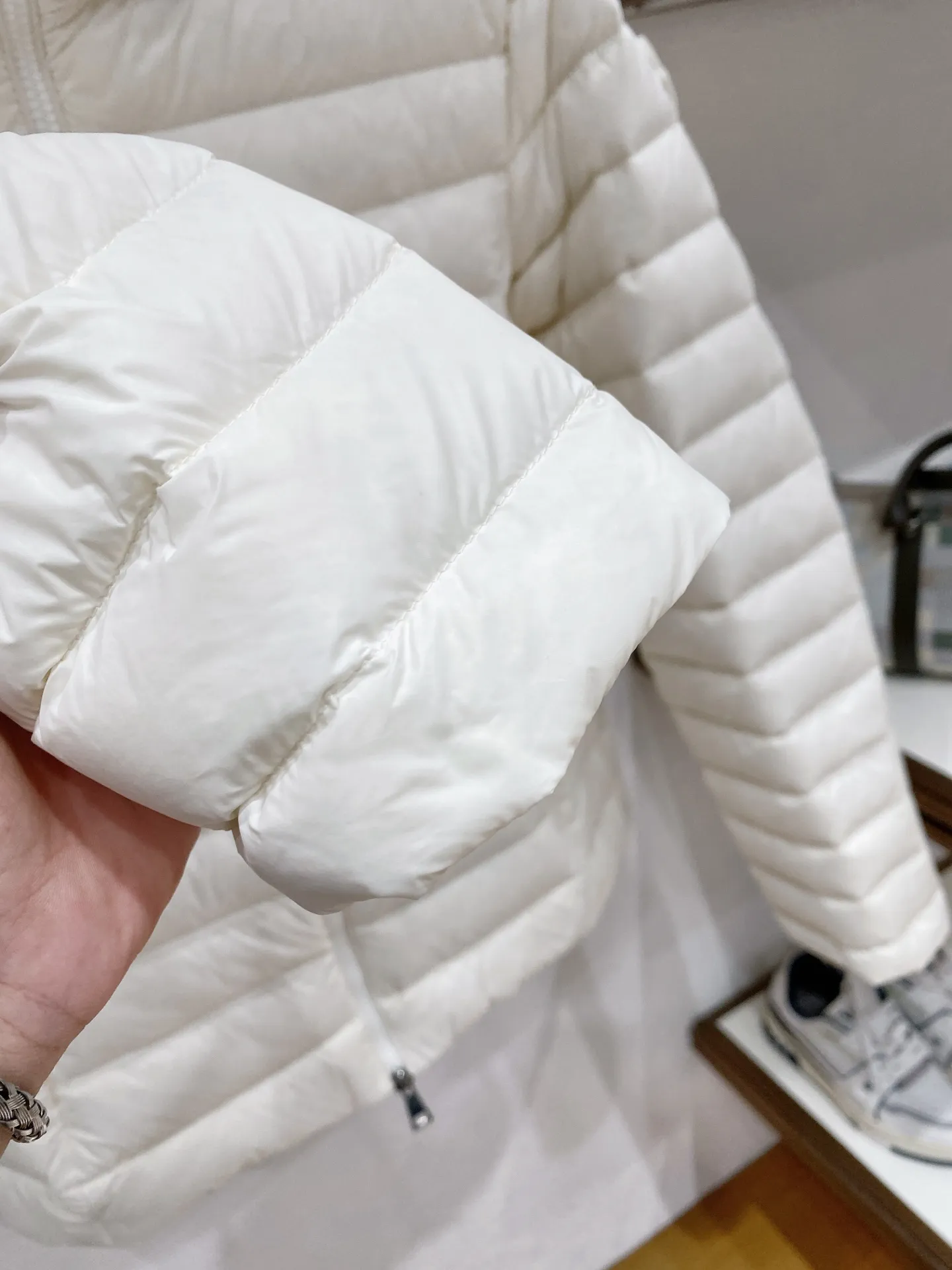 Moncler . Ige . Ige Ige longue saison ， 。 。 ， Classic ， 。 。 Size：1234